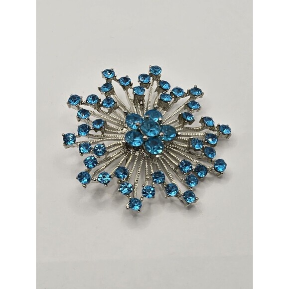 Vintage Silver Tone Brooch with Blue Crystals Starburst Vintage Rhinestone Round - Picture 5 of 8